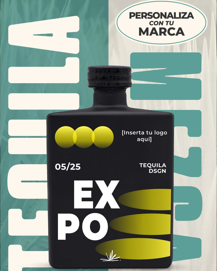 Botella negra con espacio para el logo de una empresa
